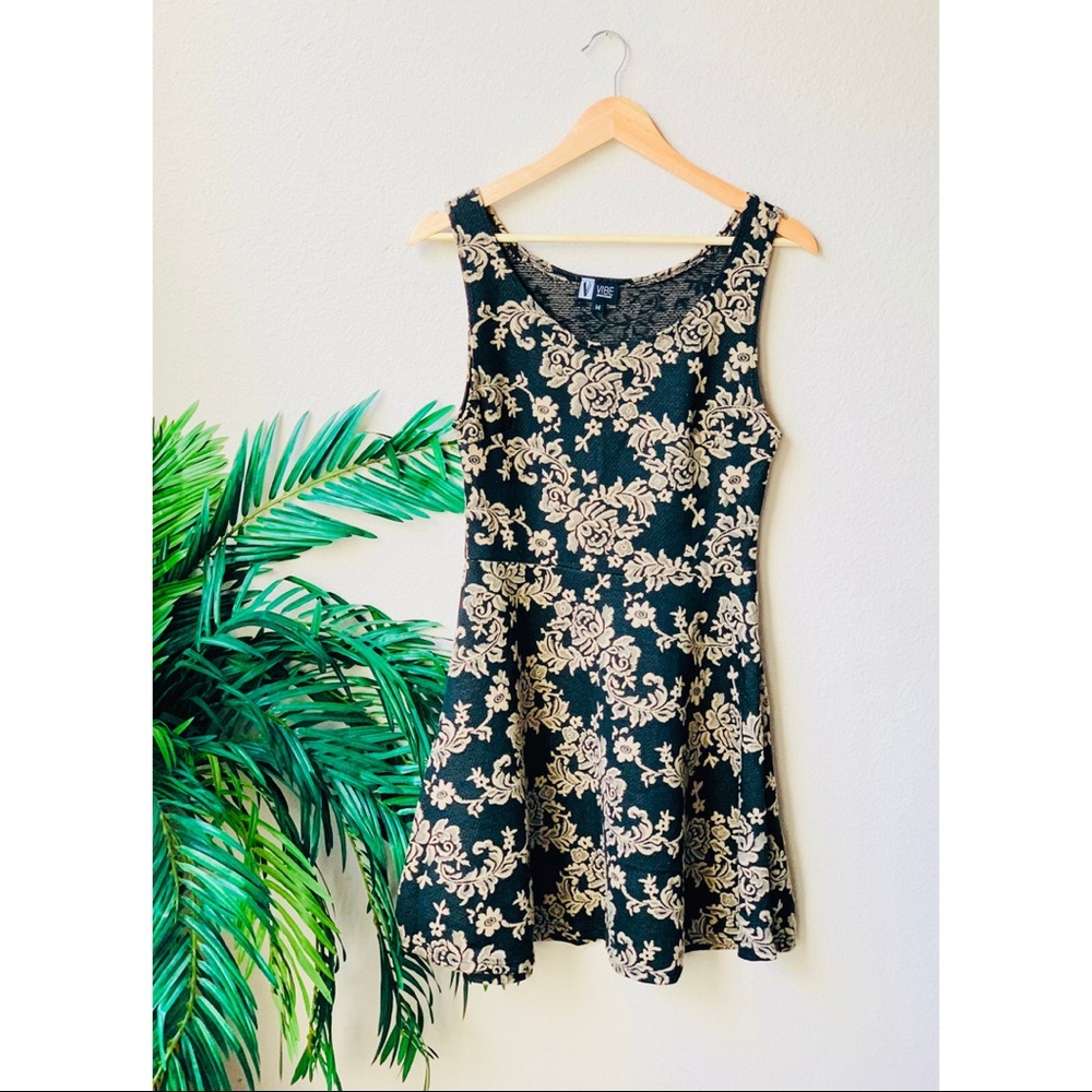 Super cute mini dress!